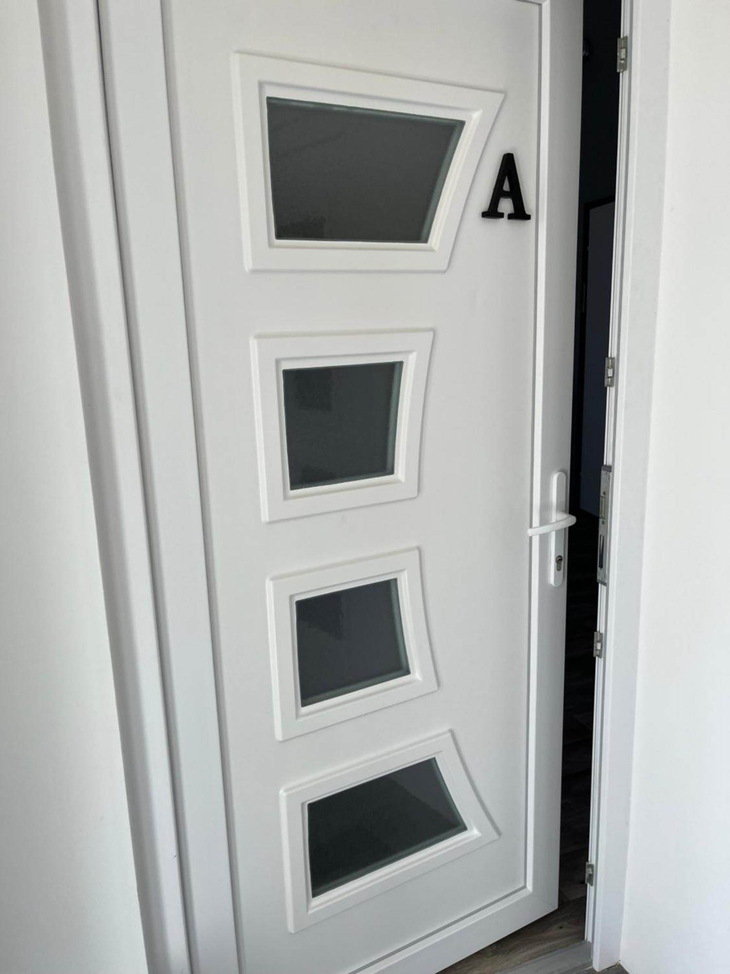 Centr00M Apartman Dunafoldvar 客房 照片